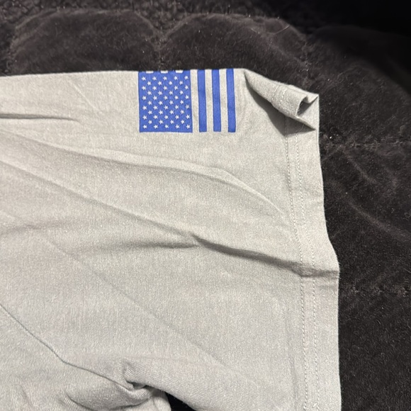 Under Armour, grey freedom T-shirt size XXL. - Picture 4 of 6